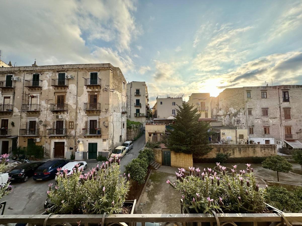 Casa Guilla_Alla Cattedrale Palermo Exterior foto